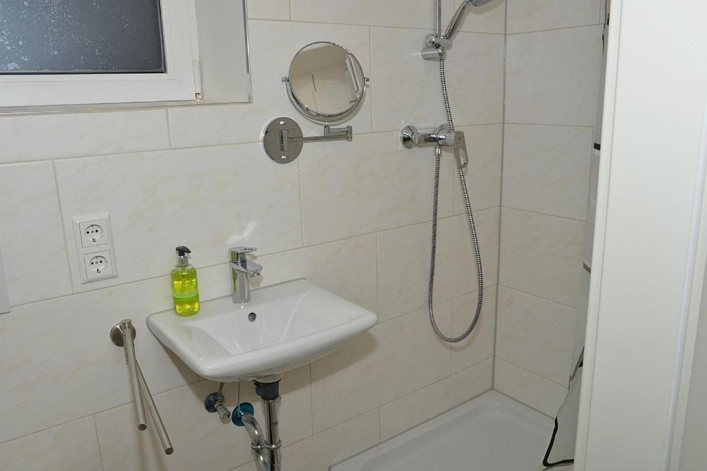 Apartment In Reutlingen / Sickenhausen Bagian luar foto